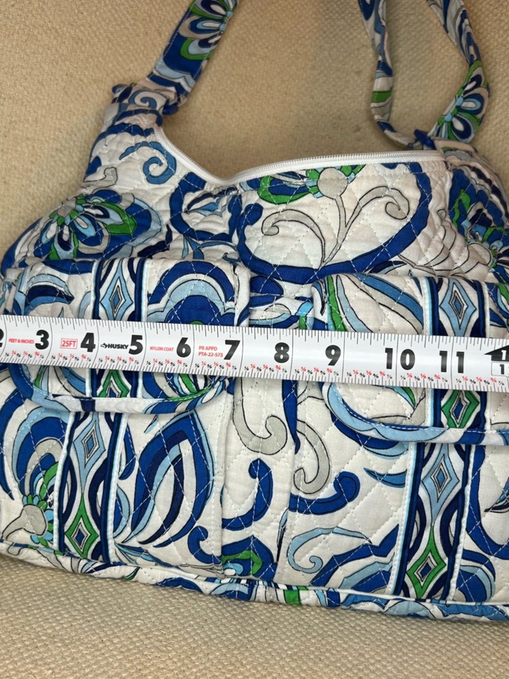 Vera Bradley Cargo Sling in Mediterranean White EUC - Picture 6 of 9